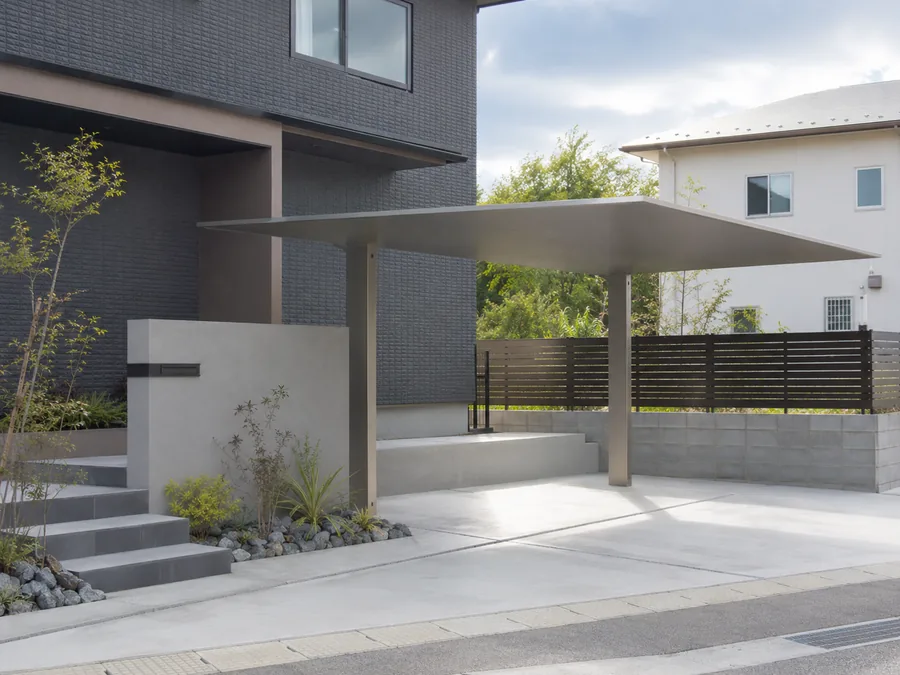 Flat-roof carport