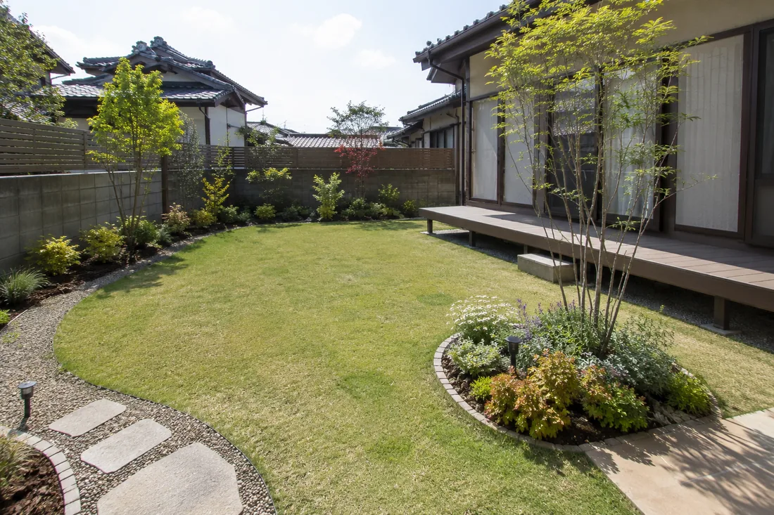 A garden trimmed lighter and brighter for easier care — niwa-jimai
